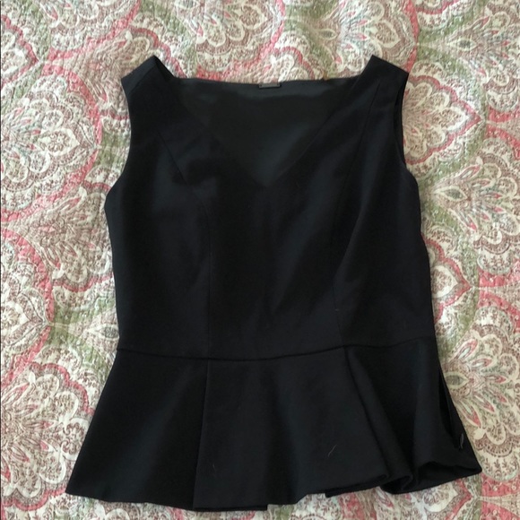 ElieTahari top! Beautiful & in excellent condition - Picture 4 of 4